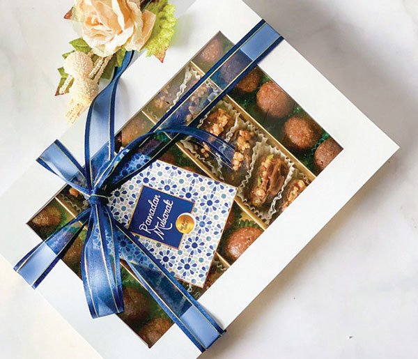 Dates and Date Balls Ramadan Gift Box - GiftBag.ae - Online Gift