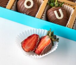 Alternative view of Fathers Day Chocolate Strawberries