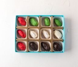 Alternative view of UAE National Flag Strawberries 12pcs