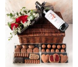 Alternative view of Valentines Gift Hamper
