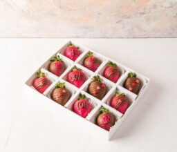 12 Pieces Strawberries