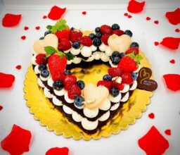 Love You Forever Heart Cake (Sponge Cake base) - 1 kg