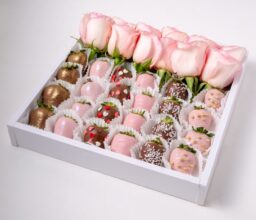 24pcs Strawberries and Roses