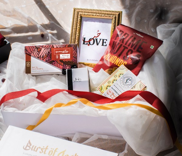 Gift Hampers Dubai GiftBag.ae Online Gift Delivery in Dubai