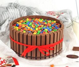 Mnm and Kit Kat Cake