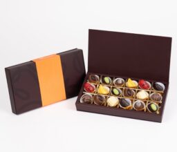 Modern Gift Box of 18pcs