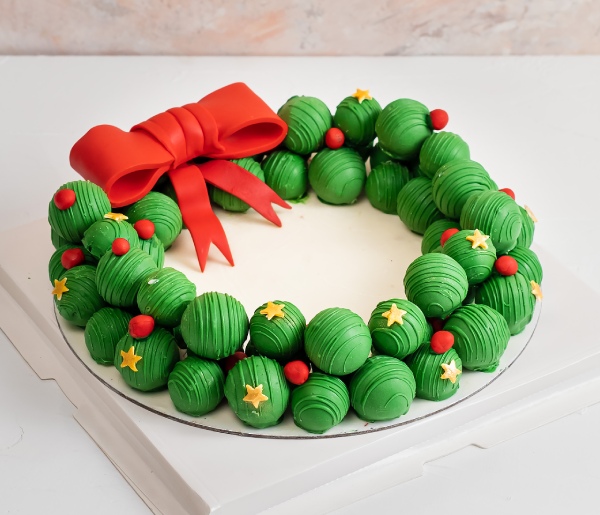 Truffles and Cake pops Wreath - Image 2