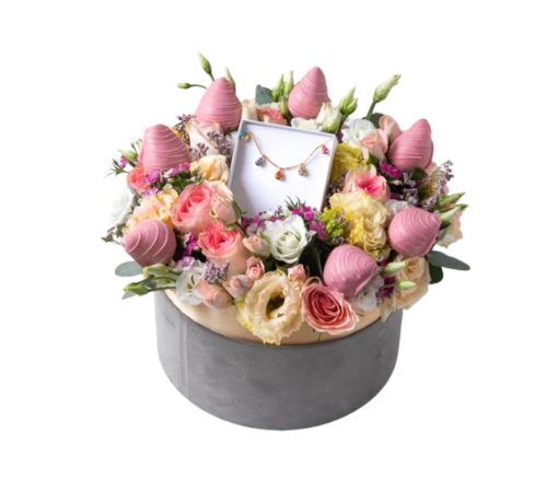 Estelle Necklace Hamper in Dubai