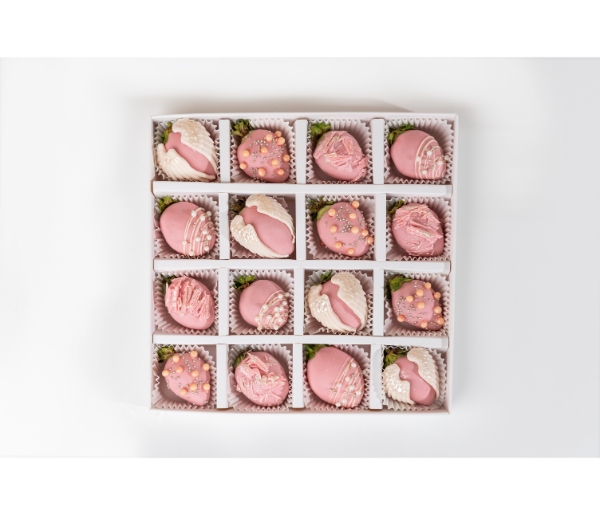 Ruby Chocolate Strawberries With Wings - Image 3