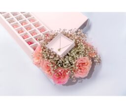 Alternative view of Large Chocolate Tray With Bouquet And Necklace