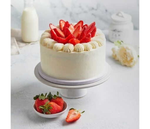 Fresh Cream Strawberry Cake in Dubai