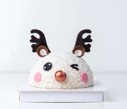 White Reindeer Smash Chocolate