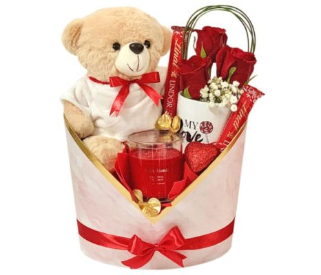 Romantic Valentine’s gift box Dubai